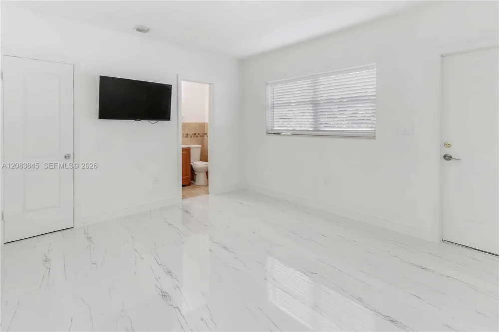 1236 NE 109th St #2 Miami, FL 33161