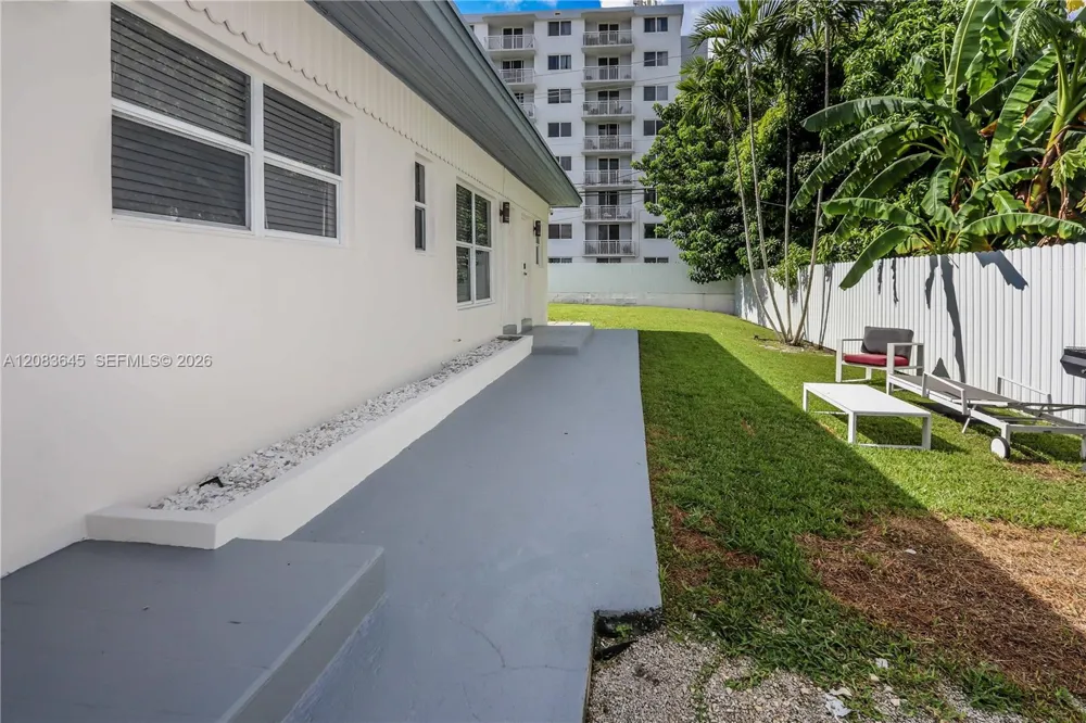 1236 NE 109th St #2 Miami, FL 33161