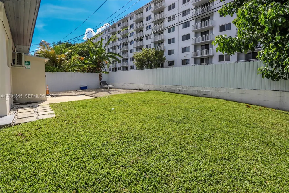1236 NE 109th St #2 Miami, FL 33161