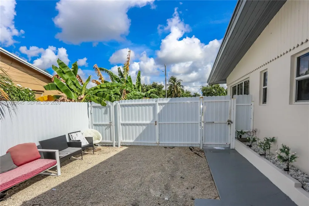 1236 NE 109th St #2 Miami, FL 33161