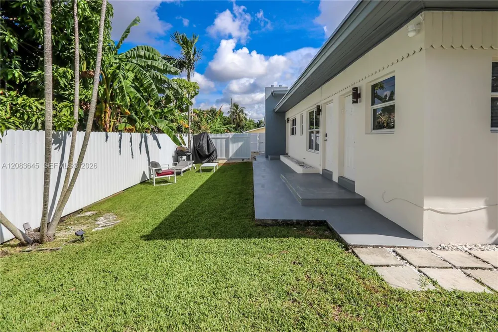 1236 NE 109th St #2 Miami, FL 33161