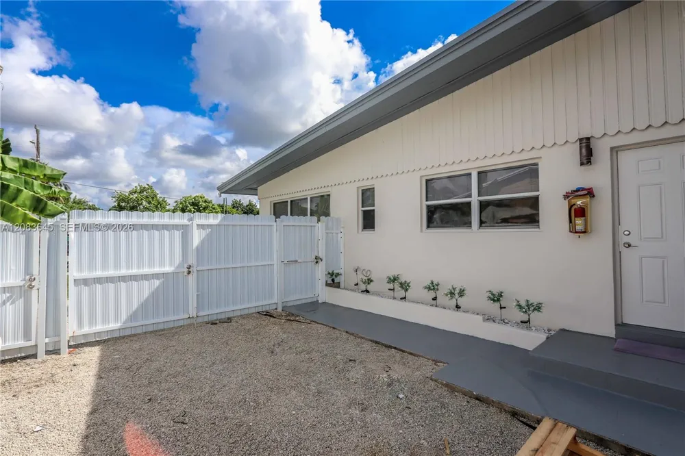 1236 NE 109th St #2 Miami, FL 33161