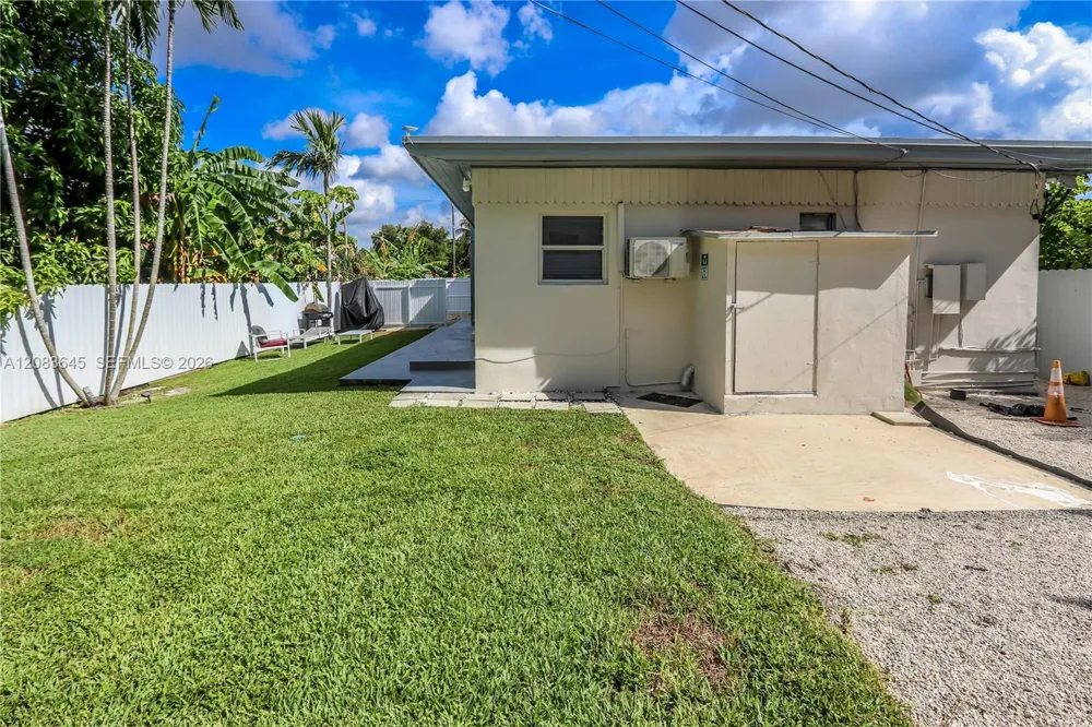 1236 NE 109th St #2 Miami, FL 33161