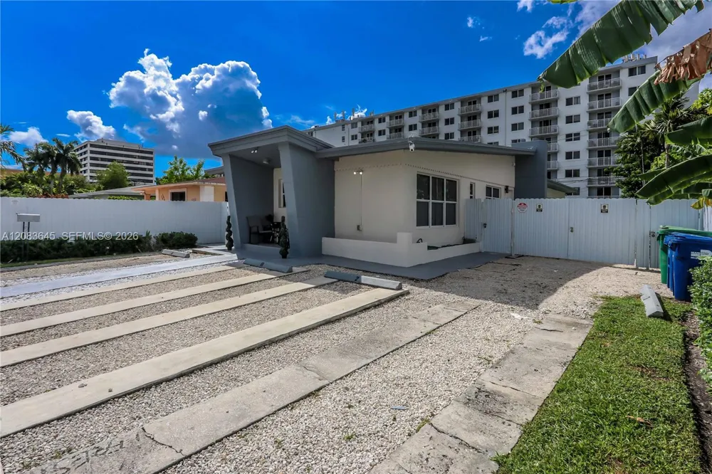 1236 NE 109th St #2 Miami, FL 33161