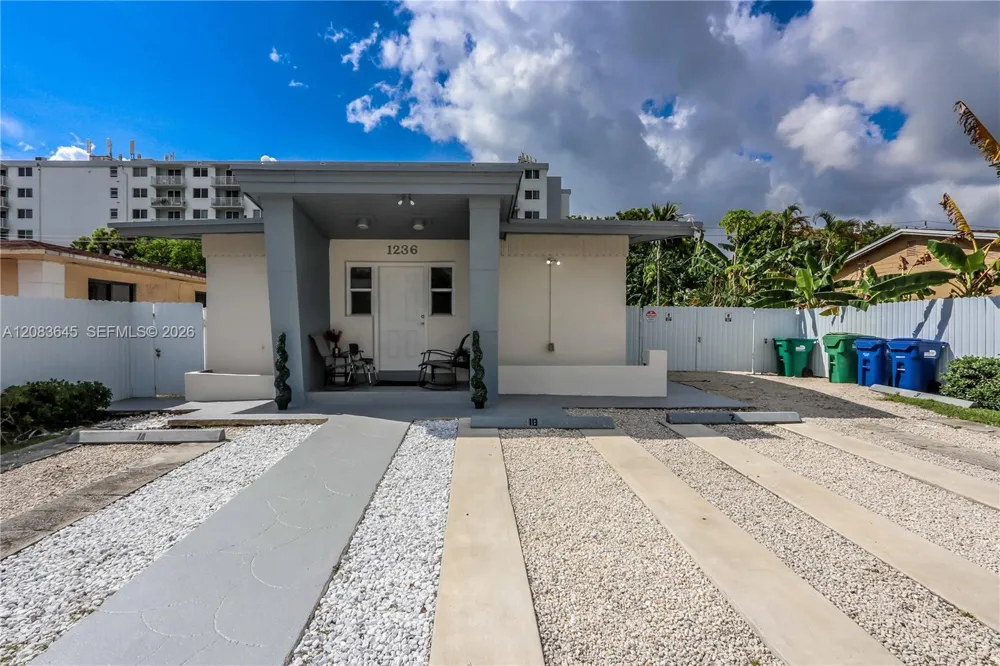 1236 NE 109th St #2 Miami, FL 33161