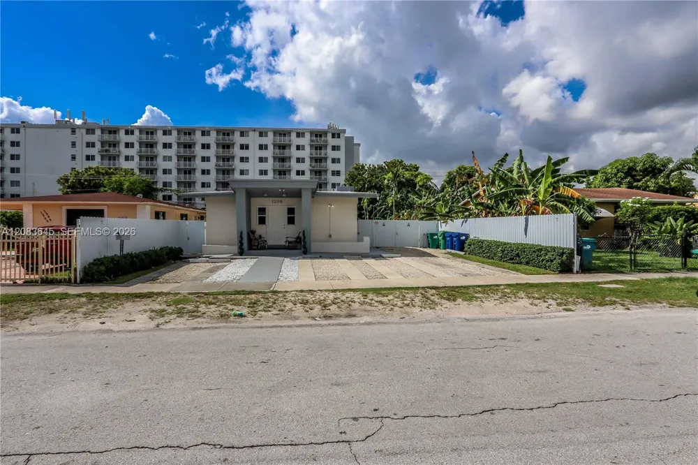 1236 NE 109th St #2 Miami, FL 33161