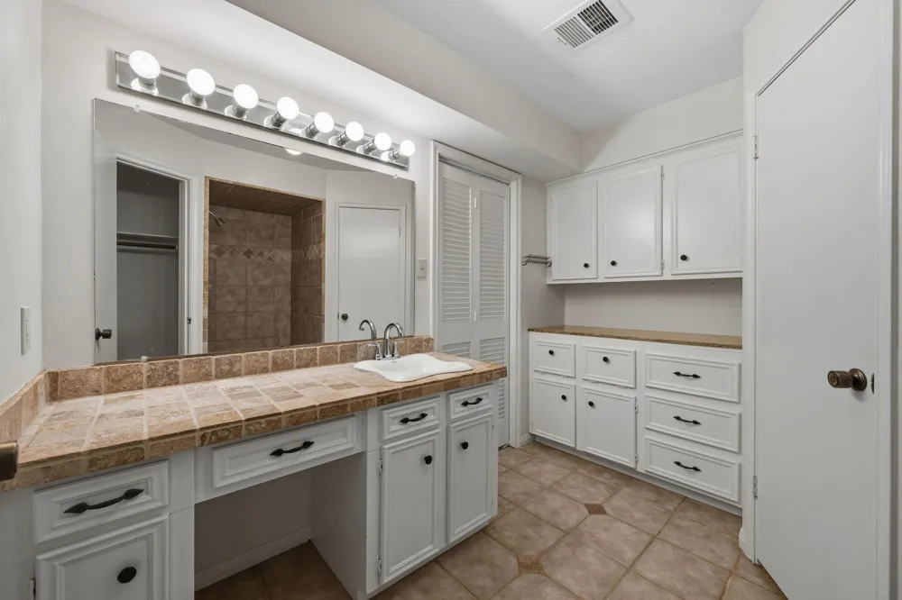 1307 Creek Hollow Drive Seabrook, TX 77586