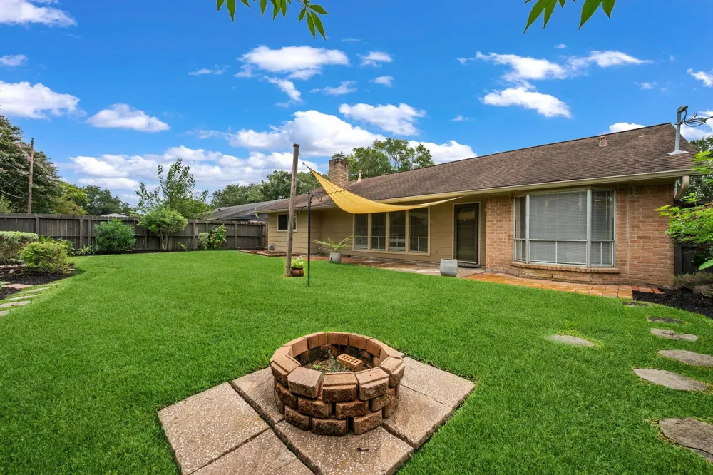 1307 Creek Hollow Drive Seabrook, TX 77586