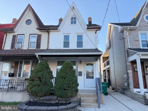 919 SPRUCE STREET