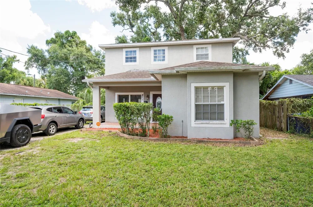 8213 KLONDYKE STREET Tampa, FL 33604