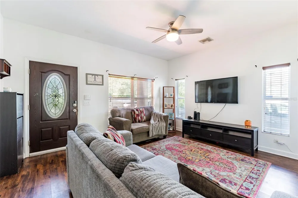 8213 KLONDYKE STREET Tampa, FL 33604