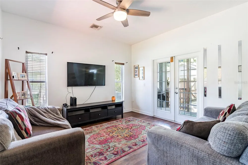 8213 KLONDYKE STREET Tampa, FL 33604