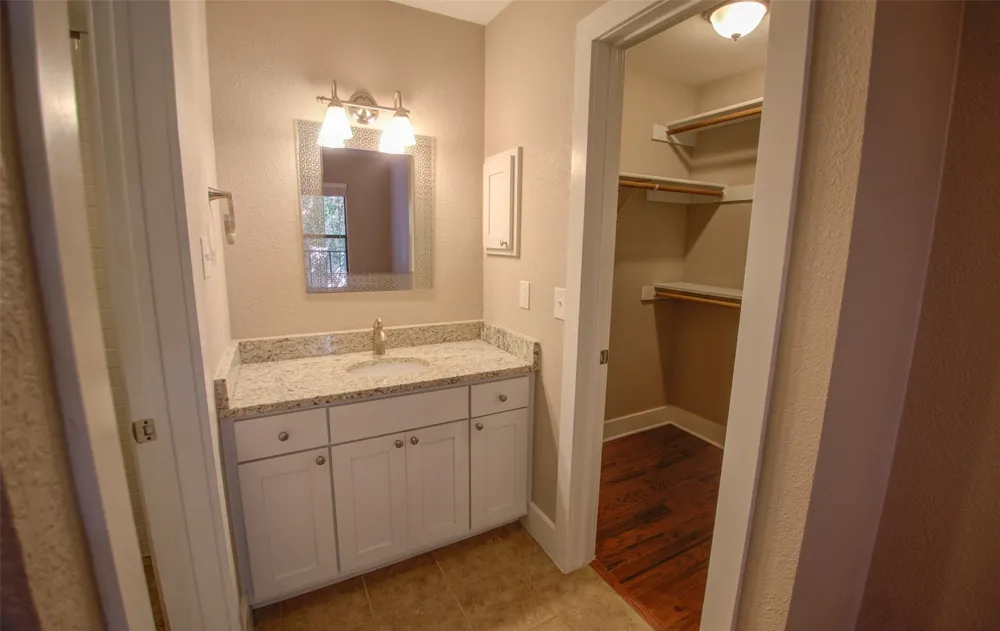 1306 Norwalk Lane #206 Austin, TX 78703
