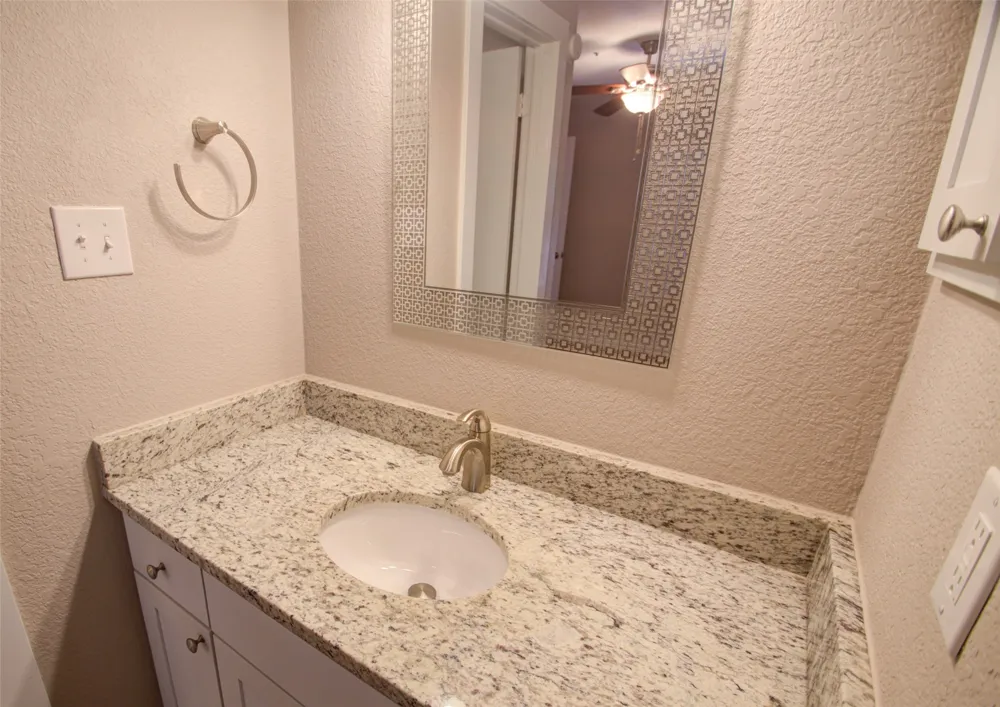 1306 Norwalk Lane #206 Austin, TX 78703