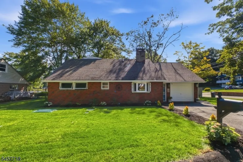 49 Oslo Dr Rockaway, NJ 07866