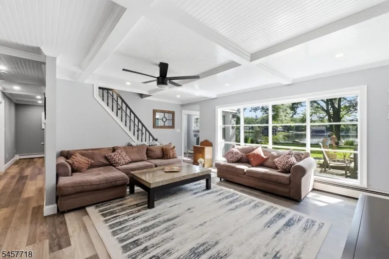 49 Oslo Dr Rockaway, NJ 07866