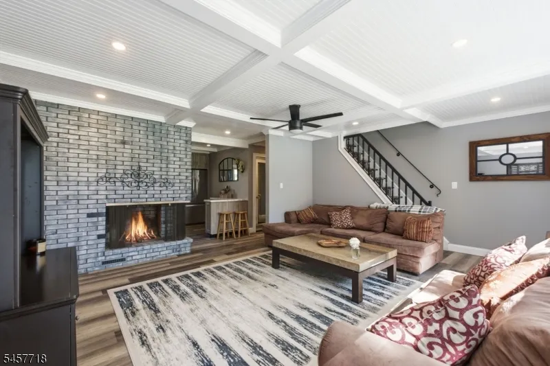 49 Oslo Dr Rockaway, NJ 07866