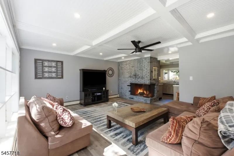 49 Oslo Dr Rockaway, NJ 07866