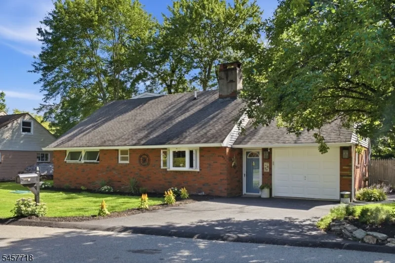 49 Oslo Dr Rockaway, NJ 07866