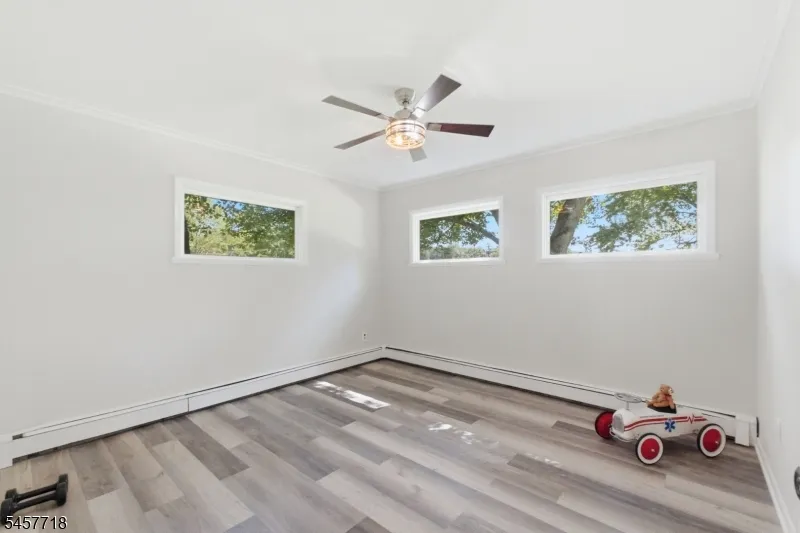 49 Oslo Dr Rockaway, NJ 07866