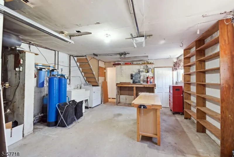 49 Oslo Dr Rockaway, NJ 07866