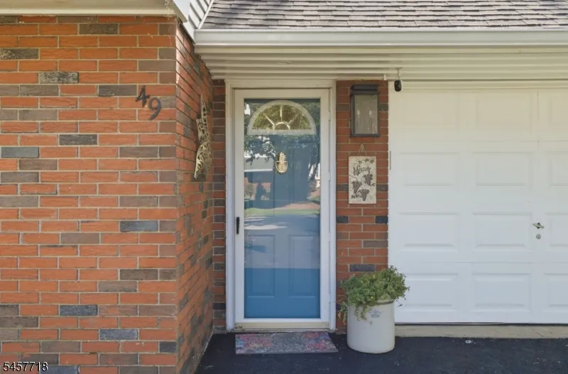 49 Oslo Dr Rockaway, NJ 07866