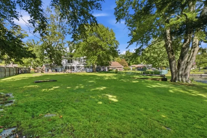 49 Oslo Dr Rockaway, NJ 07866
