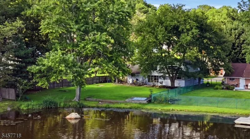 49 Oslo Dr Rockaway, NJ 07866