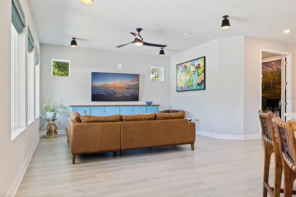 4626 10TH AVENUE St Petersburg, FL 33713
