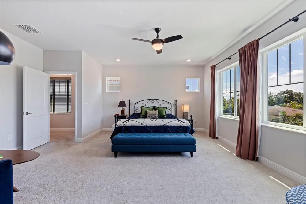 4626 10TH AVENUE St Petersburg, FL 33713