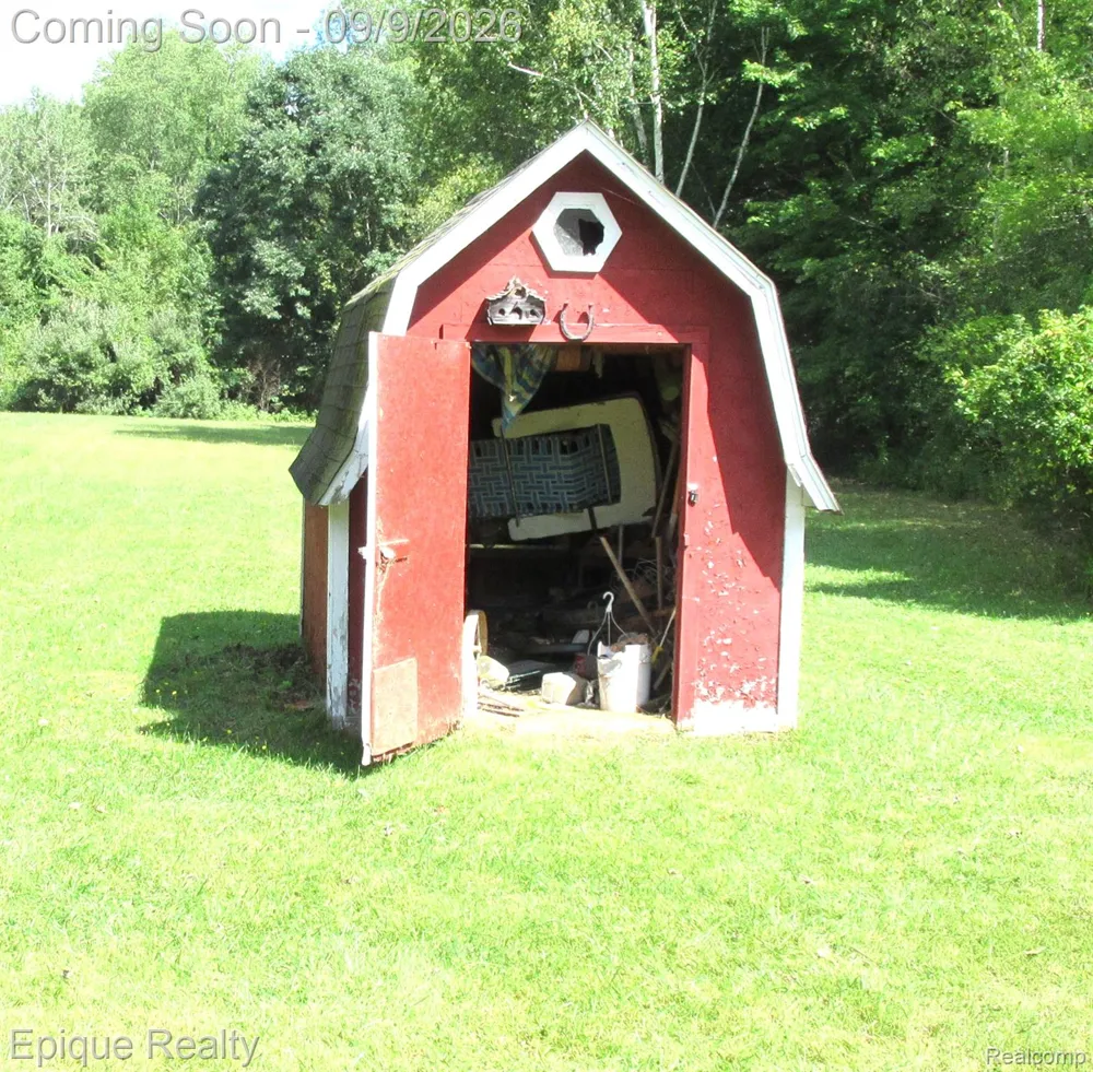 5350 Davis Road St Clair Township, MI 48079