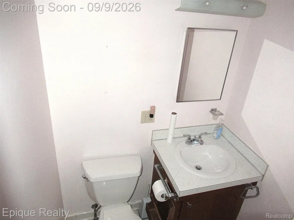 5350 Davis Road St Clair Township, MI 48079