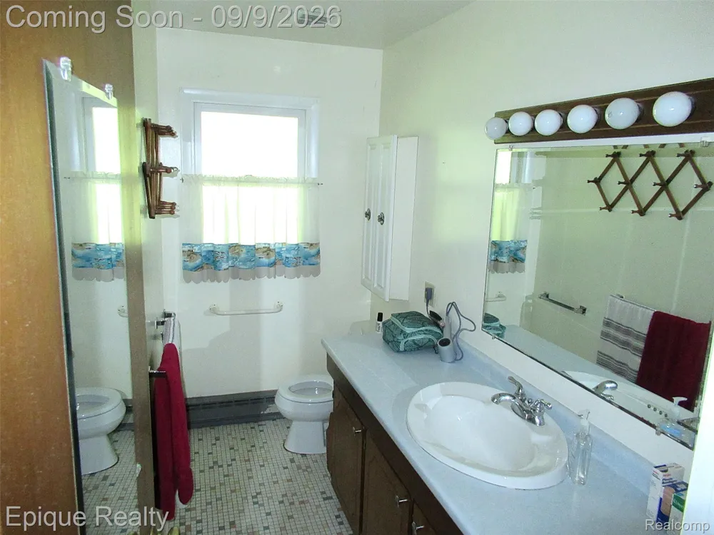 5350 Davis Road St Clair Township, MI 48079