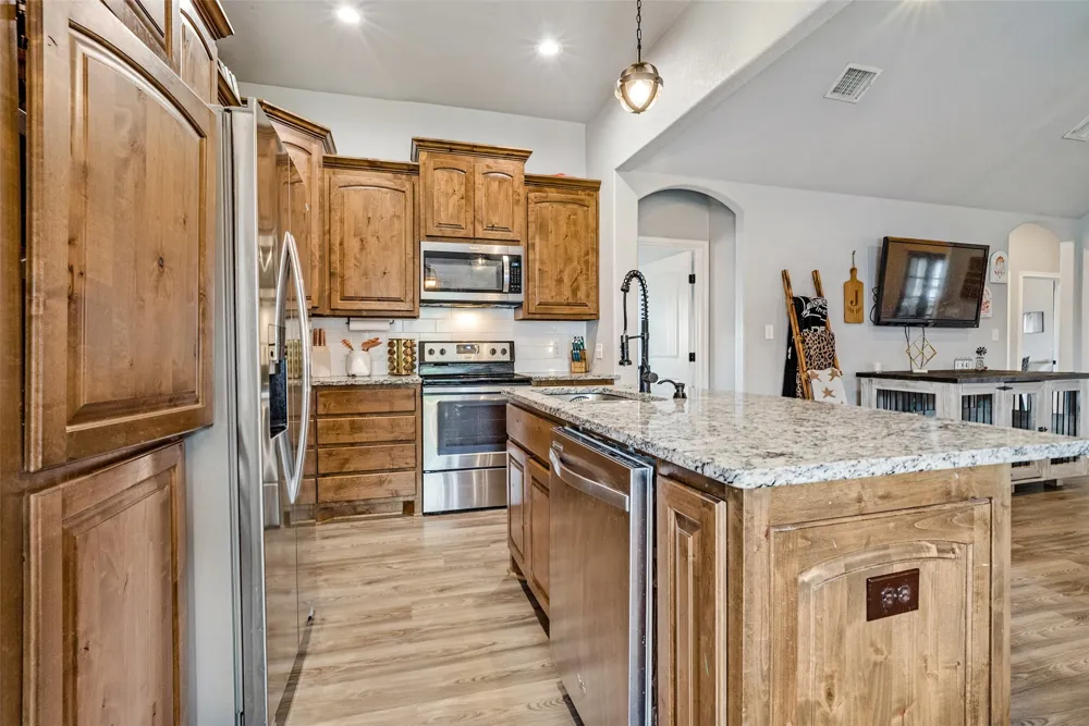 2324 Creek Drive Granbury, TX 76048