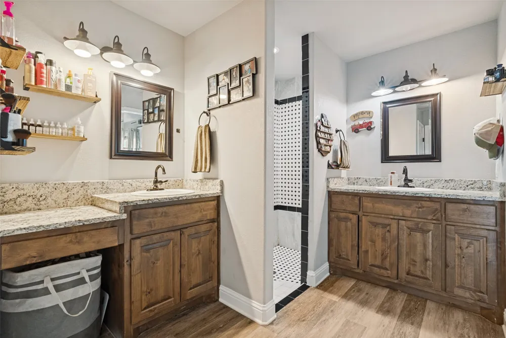 2324 Creek Drive Granbury, TX 76048