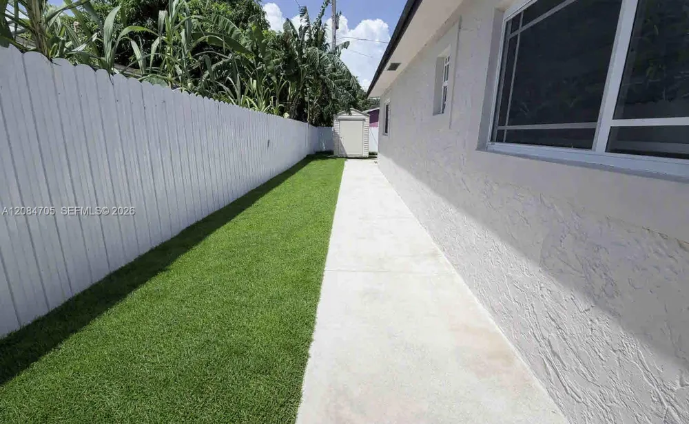2221 NW 170th St Miami Gardens, FL 33056
