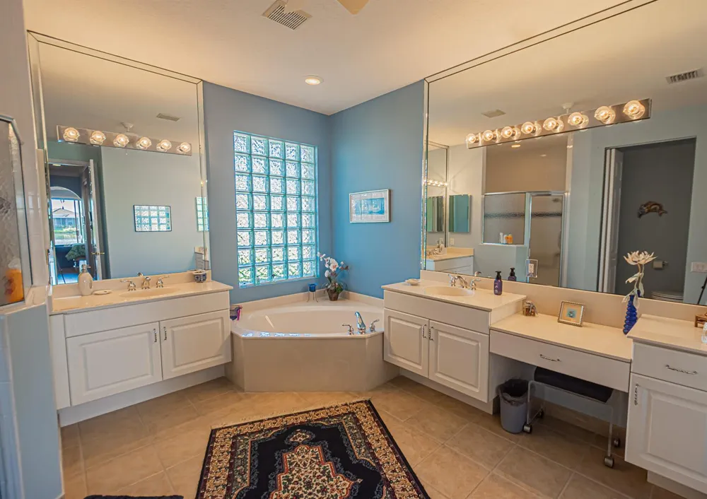 468 NW BLUE LAKE DRIVE Port St. Lucie, FL 34986
