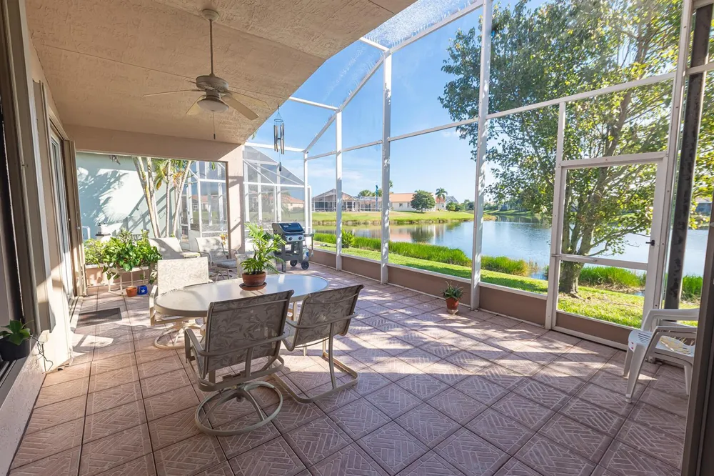 468 NW BLUE LAKE DRIVE Port St. Lucie, FL 34986