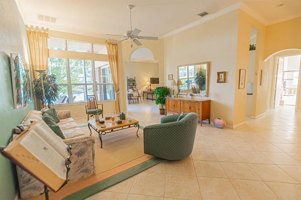 468 NW BLUE LAKE DRIVE Port St. Lucie, FL 34986