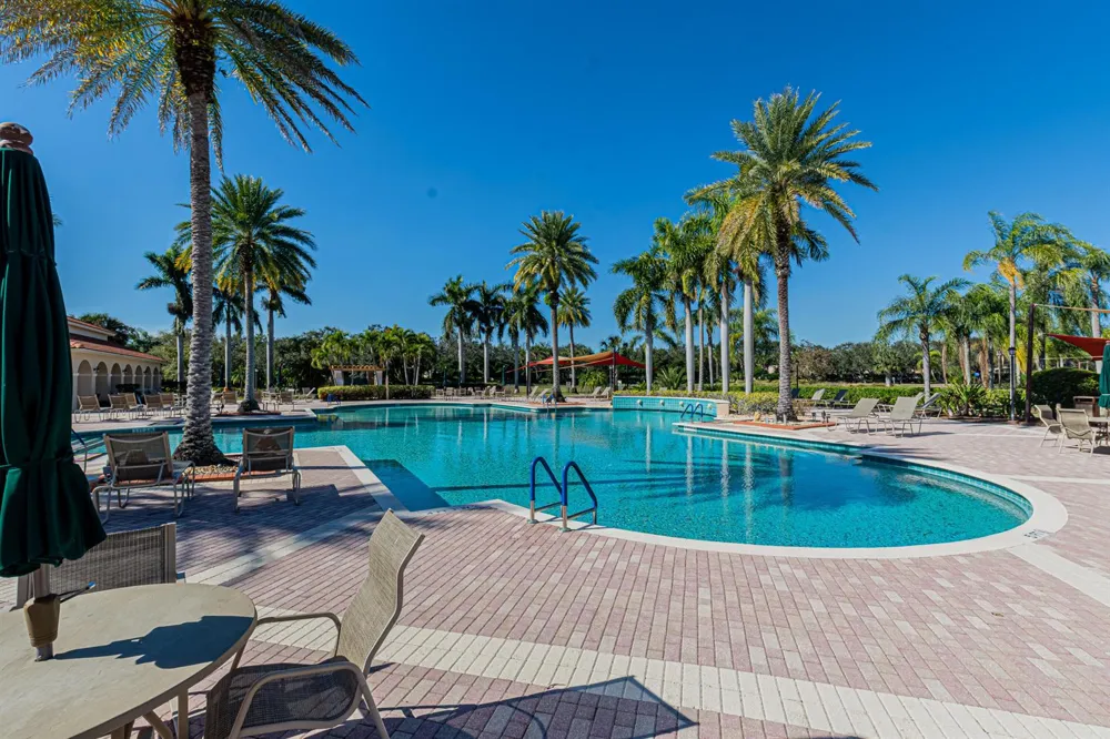 468 NW BLUE LAKE DRIVE Port St. Lucie, FL 34986