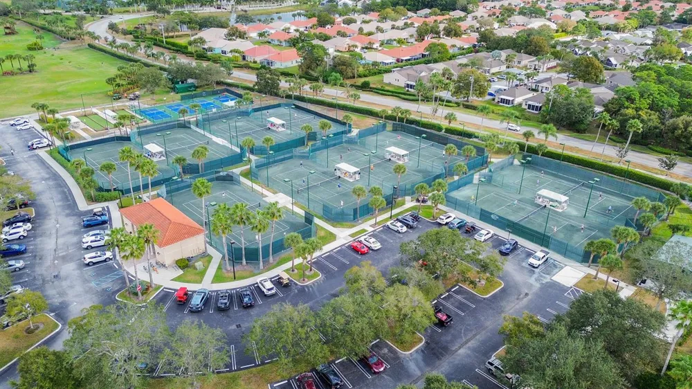 468 NW BLUE LAKE DRIVE Port St. Lucie, FL 34986