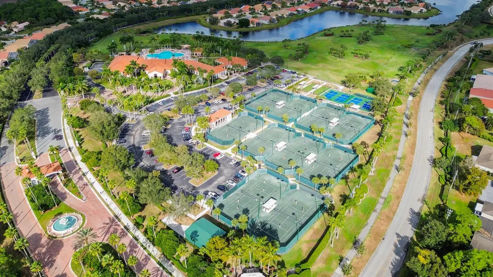 468 NW BLUE LAKE DRIVE Port St. Lucie, FL 34986