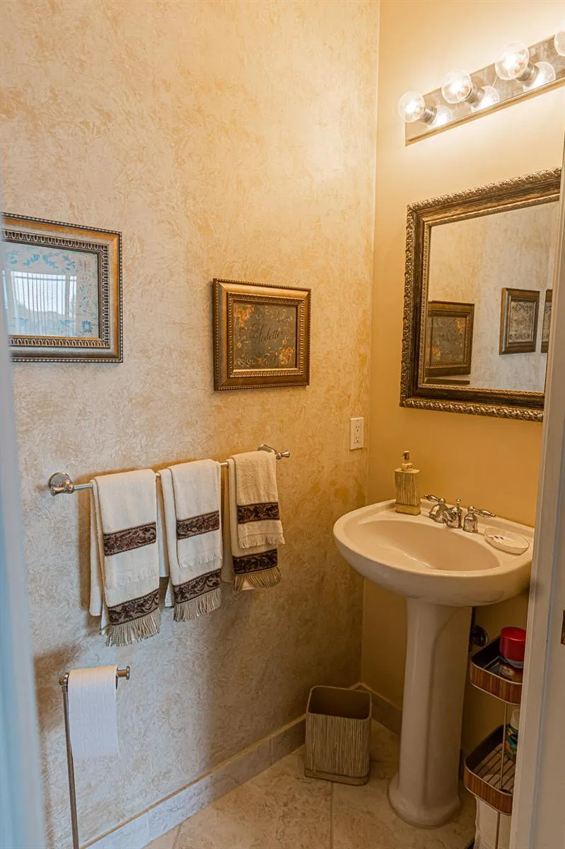 468 NW BLUE LAKE DRIVE Port St. Lucie, FL 34986