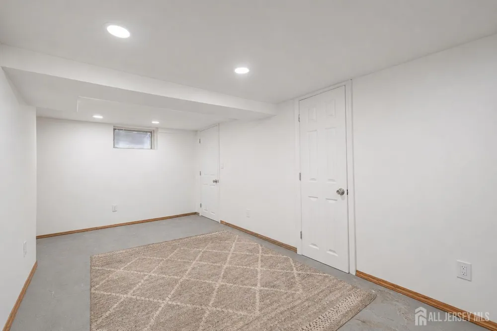685 Raritan Avenue Perth Amboy, NJ 08861