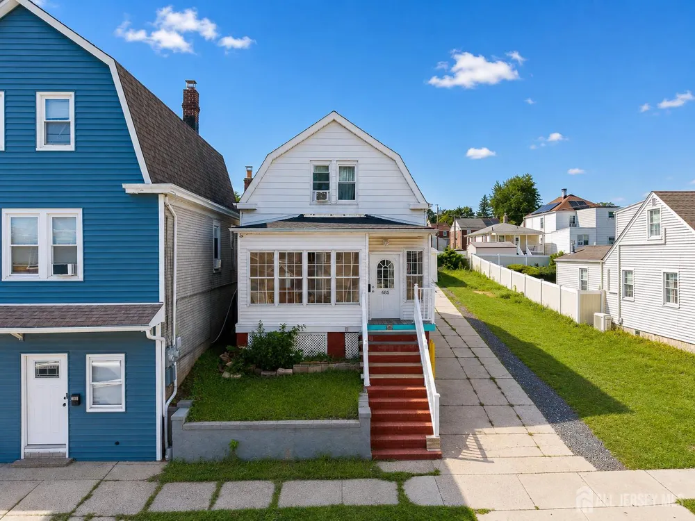 685 Raritan Avenue Perth Amboy, NJ 08861