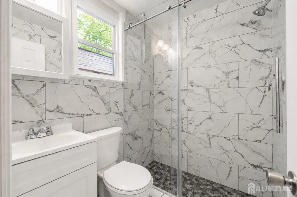 685 Raritan Avenue Perth Amboy, NJ 08861