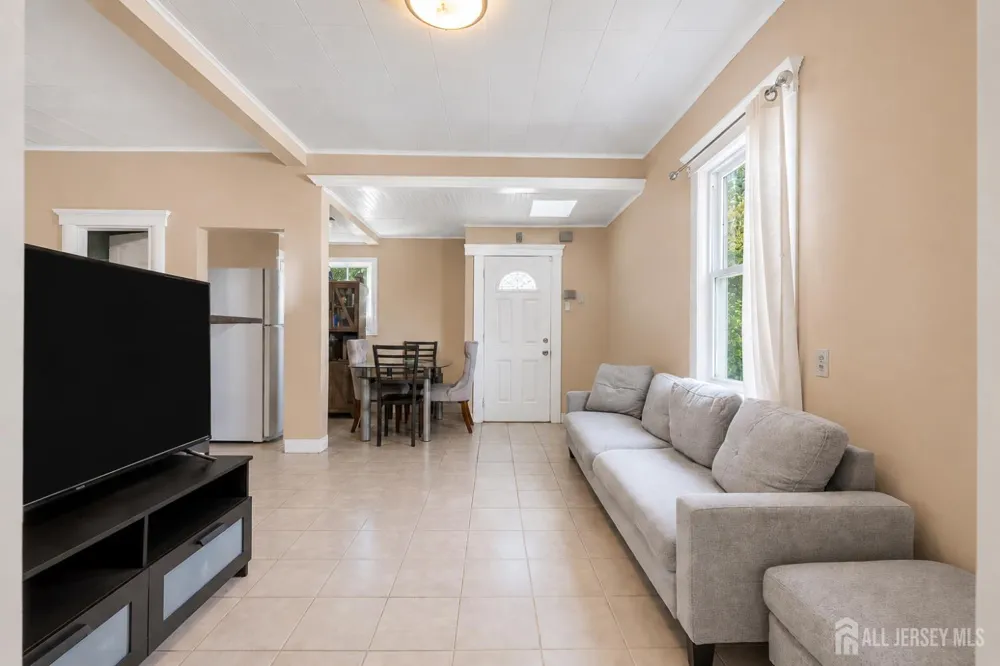 685 Raritan Avenue Perth Amboy, NJ 08861
