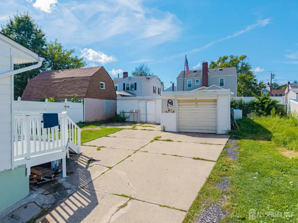685 Raritan Avenue Perth Amboy, NJ 08861