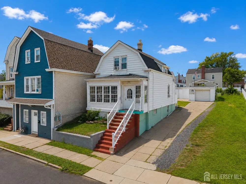 685 Raritan Avenue Perth Amboy, NJ 08861