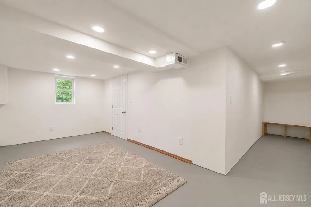 685 Raritan Avenue Perth Amboy, NJ 08861